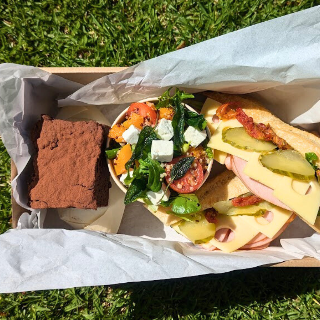 Regular baguette and salad option