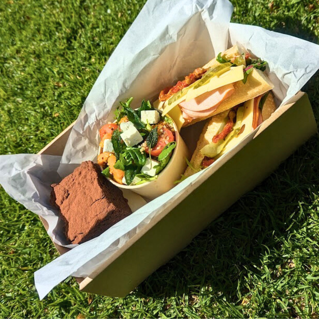 Regular baguette and salad option